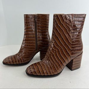 Vionic Women’s Harper Croc Brown Heeled Boots Booties Size 5